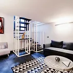 Palazzo Del Pero - The House Of Travelers 아파트