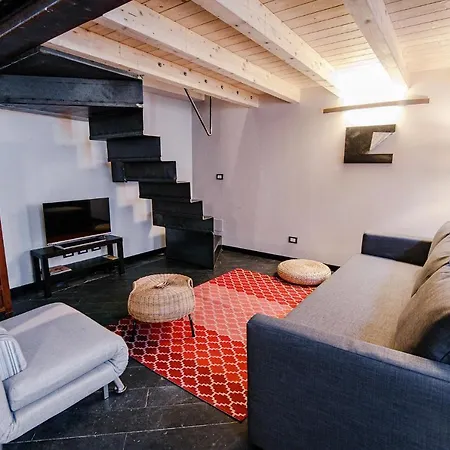 Palazzo Del Pero - The House Of Travelers Apartament *