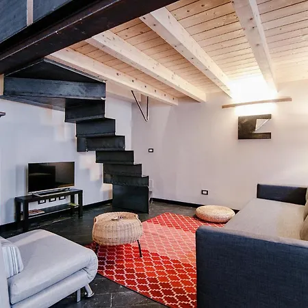 Palazzo Del Pero - The House Of Travelers * Como