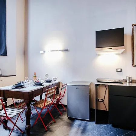 Appartement Palazzo Del Pero - The House Of Travelers