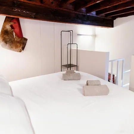 Palazzo Del Pero - The House Of Travelers Apartmán *