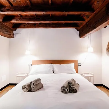 Apartament Palazzo Del Pero - The House Of Travelers Como