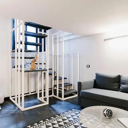 Palazzo Del Pero - The House Of Travelers Apartmán *