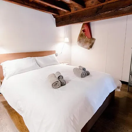 Appartement Palazzo Del Pero - The House Of Travelers *