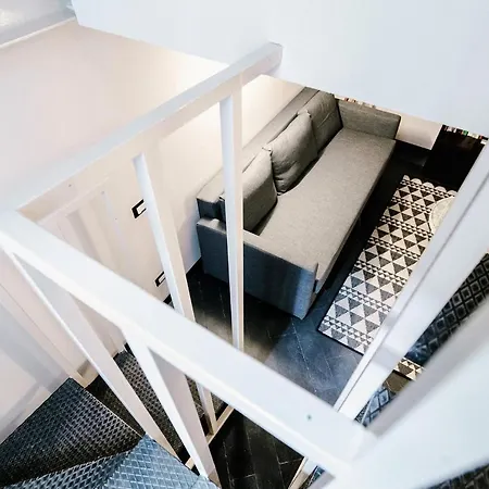 Palazzo Del Pero - The House Of Travelers Apartament