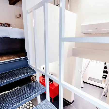 Palazzo Del Pero - The House Of Travelers Apartament *