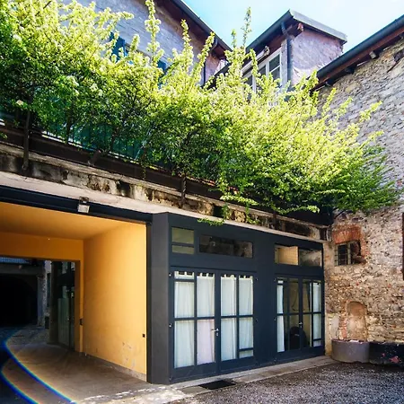 Appartement Palazzo Del Pero - The House Of Travelers