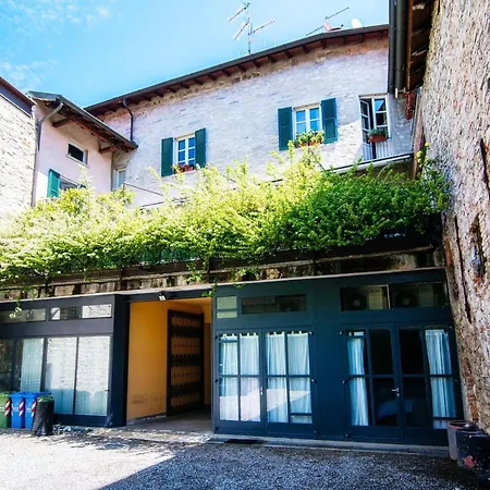 Palazzo Del Pero - The House Of Travelers