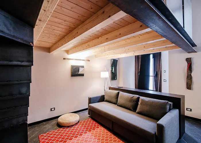 Palazzo Del Pero - The House Of Travelers * Como