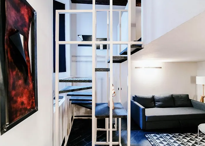 Palazzo Del Pero - The House Of Travelers Daire Como
