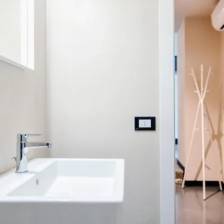 Palazzo Del Pero - The House Of Travelers * 科莫